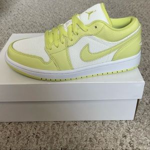 AIR JORDAN 1 LOW LIMELIGHT